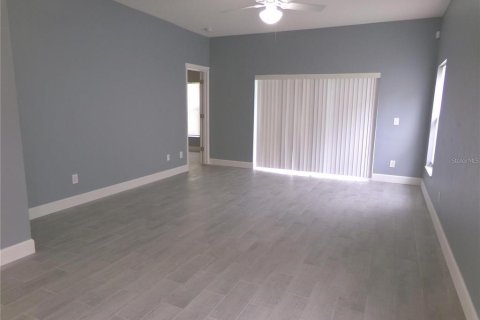 Villa ou maison à louer à Fish Hawk, Floride: 3 chambres, 136.57 m2 № 2415230 - photo 8