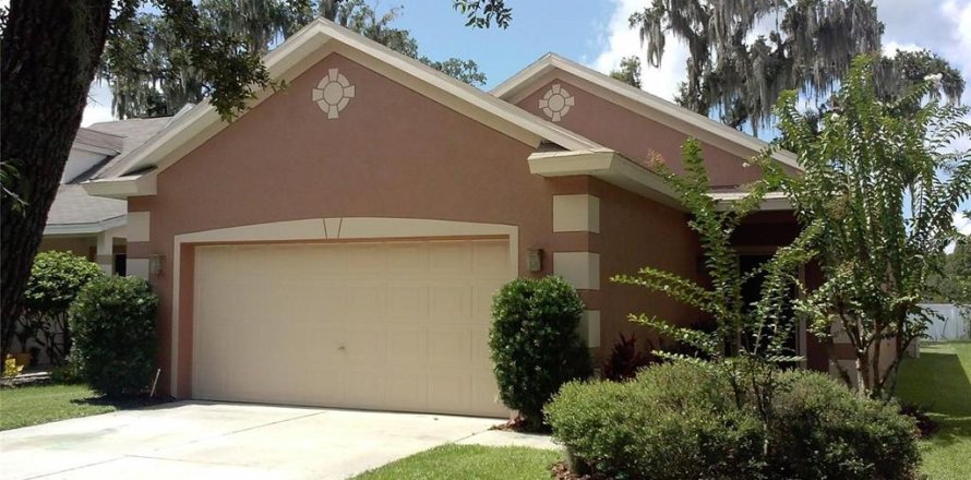 Villa ou maison à Fish Hawk, Floride 3 chambres, 136.57 m2 № 2415230