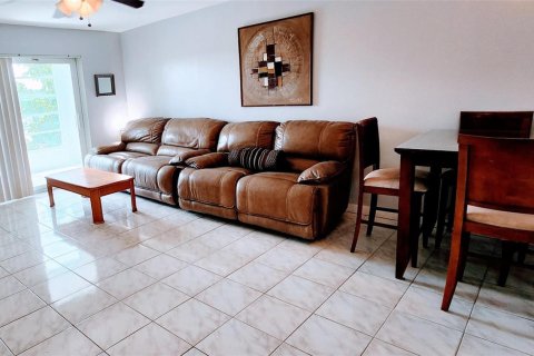 Condo in Sunrise, Florida, 2 bedrooms  № 2250370 - photo 7
