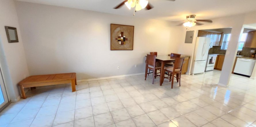 Condo in Sunrise, Florida, 2 bedrooms  № 2250370