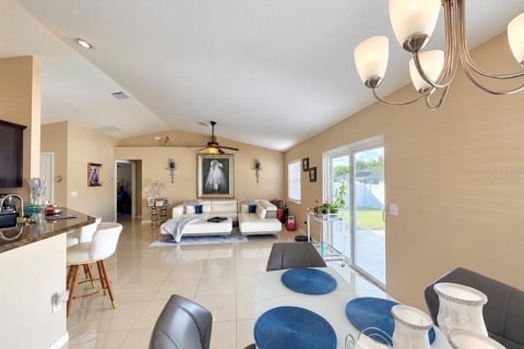 Villa ou maison à vendre à Ocala, Floride: 3 chambres, 143.91 m2 № 2407071 - photo 6