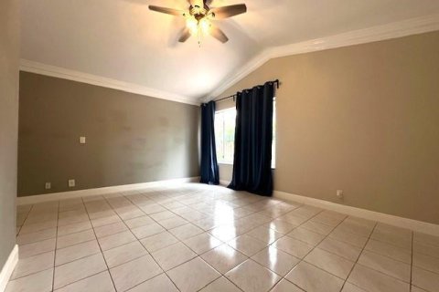 House in Plantation, Florida 4 bedrooms, 158.31 sq.m. № 2261367 - photo 15