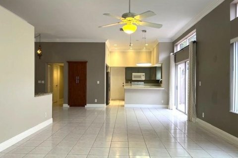 House in Plantation, Florida 4 bedrooms, 158.31 sq.m. № 2261367 - photo 13