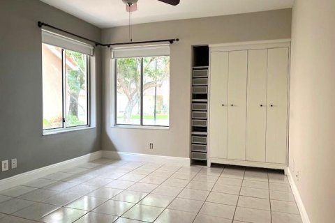 House in Plantation, Florida 4 bedrooms, 158.31 sq.m. № 2261367 - photo 25
