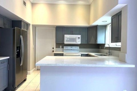 House in Plantation, Florida 4 bedrooms, 158.31 sq.m. № 2261367 - photo 7