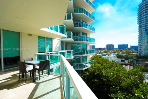 Condo in Sunny Isles Beach, Florida, 3 bedrooms № 2026289 - photo 16