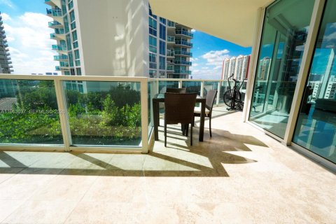 Condo in Sunny Isles Beach, Florida, 3 bedrooms № 2026289 - photo 19
