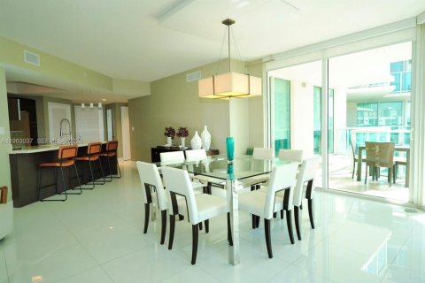 Condo in Sunny Isles Beach, Florida, 3 bedrooms № 2026289 - photo 9