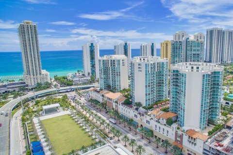 Condo in Sunny Isles Beach, Florida, 3 bedrooms  № 2026289