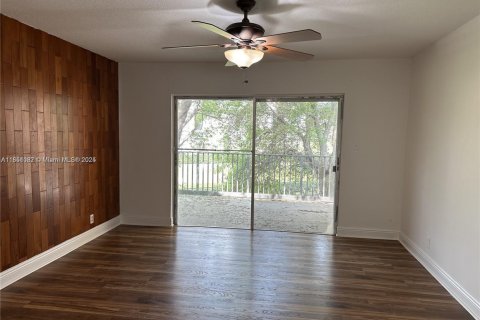 Townhouse in Coral Springs, Florida 2 bedrooms, 162.86 sq.m. № 1874986 - photo 13