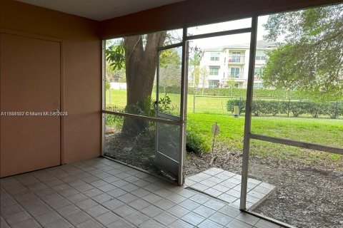 Townhouse in Coral Springs, Florida 2 bedrooms, 162.86 sq.m. № 1874986 - photo 4