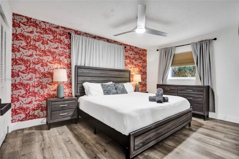 House in Hallandale Beach, Florida 3 bedrooms, 175.77 sq.m. № 1863047 - photo 7