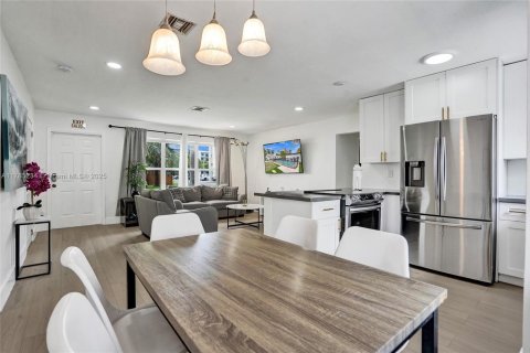 House in Hallandale Beach, Florida 3 bedrooms, 175.77 sq.m. № 1863047 - photo 29