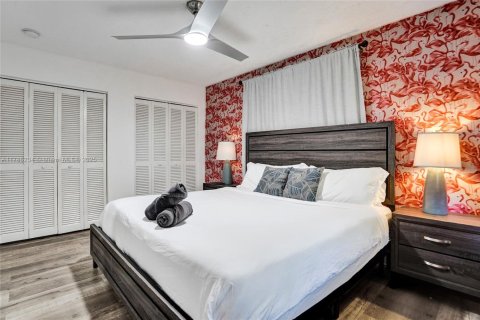 House in Hallandale Beach, Florida 3 bedrooms, 175.77 sq.m. № 1863047 - photo 13