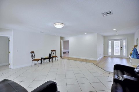 Купить виллу или дом в Себринг, Флорида 15 комнат, 301.56м2, № 2322415 - фото 10