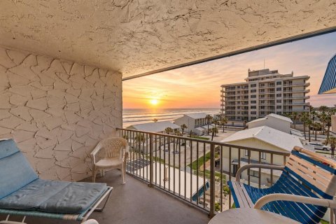 Condo in New Smyrna Beach, Florida, 2 bedrooms  № 2296294