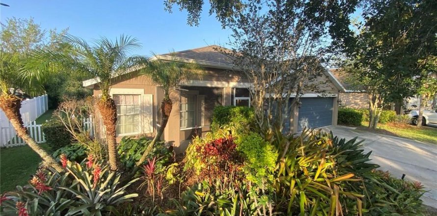 House in Bradenton, Florida 4 bedrooms, 225.66 sq.m. № 1883905