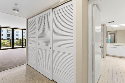 Condo in Palm Beach, Florida, 3 bedrooms  № 2146299 - photo 25