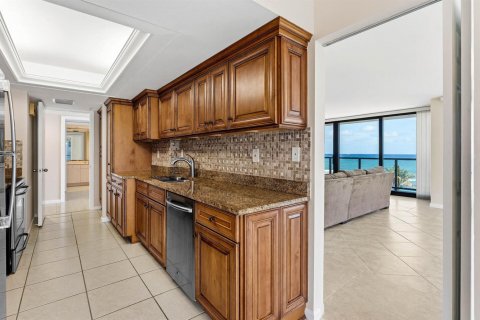 Condo in Palm Beach, Florida, 3 bedrooms  № 2146299 - photo 11