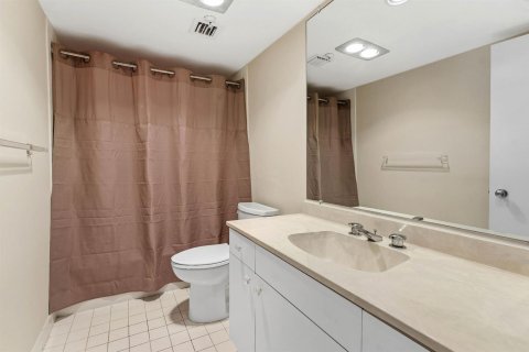 Condo in Palm Beach, Florida, 3 bedrooms  № 2146299 - photo 19