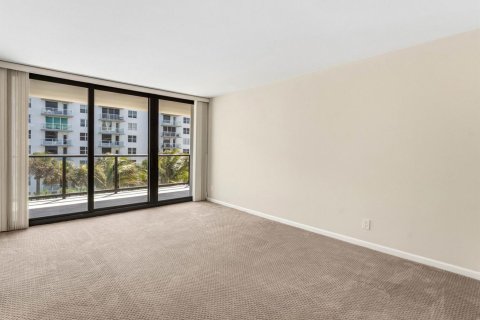 Condo in Palm Beach, Florida, 3 bedrooms  № 2146299 - photo 16