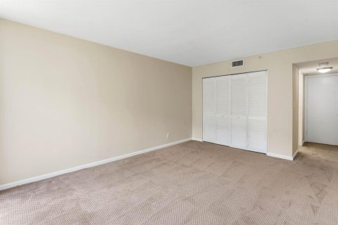 Condo in Palm Beach, Florida, 3 bedrooms  № 2146299 - photo 18