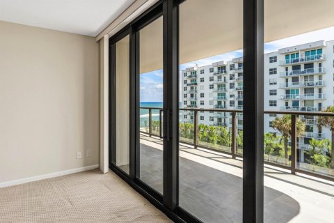 Condo in Palm Beach, Florida, 3 bedrooms  № 2146299 - photo 17