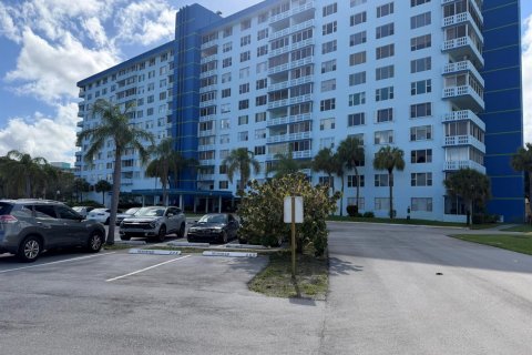 Condo in Hollywood, Florida, 2 bedrooms  № 2249191