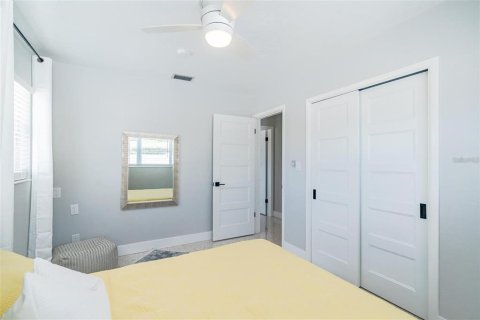 House in South Pasadena, Florida 3 bedrooms, 117.43 sq.m. № 2214670 - photo 20