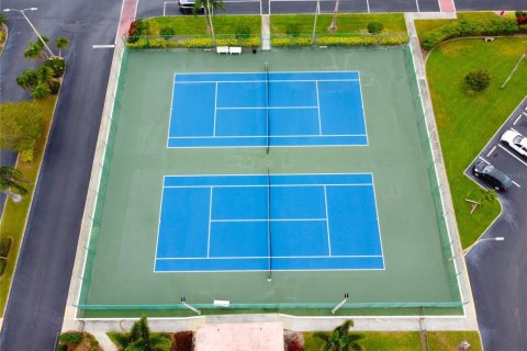 Condo in South Pasadena, Florida, 2 bedrooms  № 2266984 - photo 20