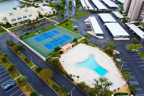 Condo in South Pasadena, Florida, 2 bedrooms  № 2266984 - photo 18