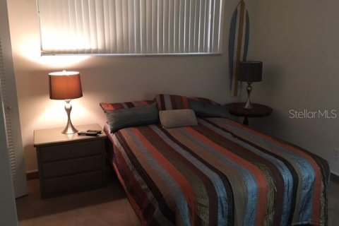 Condo in South Pasadena, Florida, 2 bedrooms  № 2266984 - photo 12