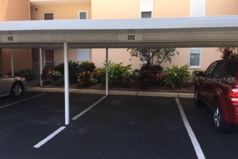 Condo in South Pasadena, Florida, 2 bedrooms  № 2266984 - photo 14