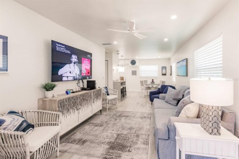 Villa ou maison à louer à Sarasota, Floride: 1 chambre, 64.66 m2 № 2136319 - photo 2