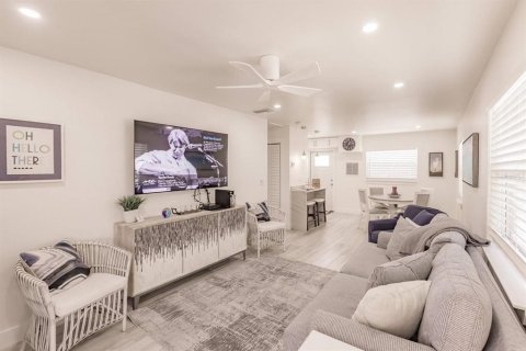 Villa ou maison à louer à Sarasota, Floride: 1 chambre, 64.66 m2 № 2136319 - photo 3