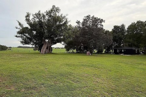 House in Floral City, Florida 2 bedrooms, 59.83 sq.m. № 2393966 - photo 9