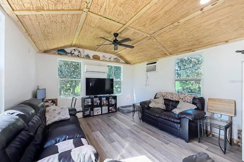 House in Floral City, Florida 2 bedrooms, 59.83 sq.m. № 2393966 - photo 10