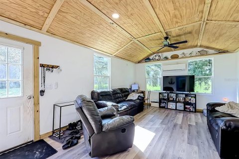 House in Floral City, Florida 2 bedrooms, 59.83 sq.m. № 2393966 - photo 11
