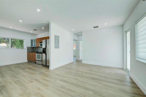 Casa en venta en North Miami Beach, Florida, 2 dormitorios, 92.9 m2 № 1966194 - foto 11