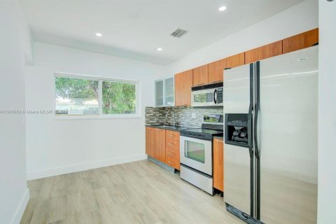 Casa en venta en North Miami Beach, Florida, 2 dormitorios, 92.9 m2 № 1966194 - foto 5
