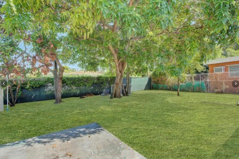 Casa en venta en North Miami Beach, Florida, 2 dormitorios, 92.9 m2 № 1966194 - foto 16