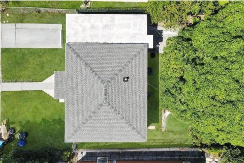 Casa en venta en North Miami Beach, Florida, 2 dormitorios, 92.9 m2 № 1966194 - foto 18