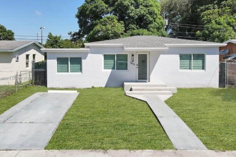 Casa en venta en North Miami Beach, Florida, 2 dormitorios, 92.9 m2 № 1966194 - foto 1