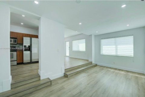 Casa en venta en North Miami Beach, Florida, 2 dormitorios, 92.9 m2 № 1966194 - foto 10