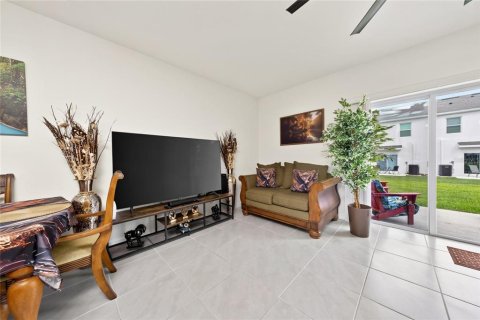 Touwnhouse à vendre à Davenport, Floride: 3 chambres, 136.01 m2 № 2391654 - photo 8