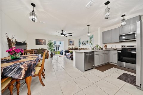 Touwnhouse à vendre à Davenport, Floride: 3 chambres, 136.01 m2 № 2391654 - photo 7
