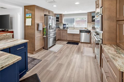 Купить виллу или дом в Тонотосасса, Флорида 5 комнат, 98.1м2, № 2215679 - фото 2
