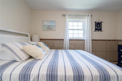 Villa ou maison à louer à Sarasota, Floride: 4 chambres, 166.76 m2 № 217682 - photo 13