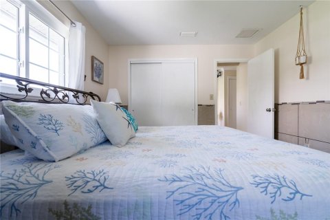Villa ou maison à louer à Sarasota, Floride: 4 chambres, 166.76 m2 № 217682 - photo 8