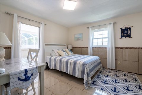 Villa ou maison à louer à Sarasota, Floride: 4 chambres, 166.76 m2 № 217682 - photo 12